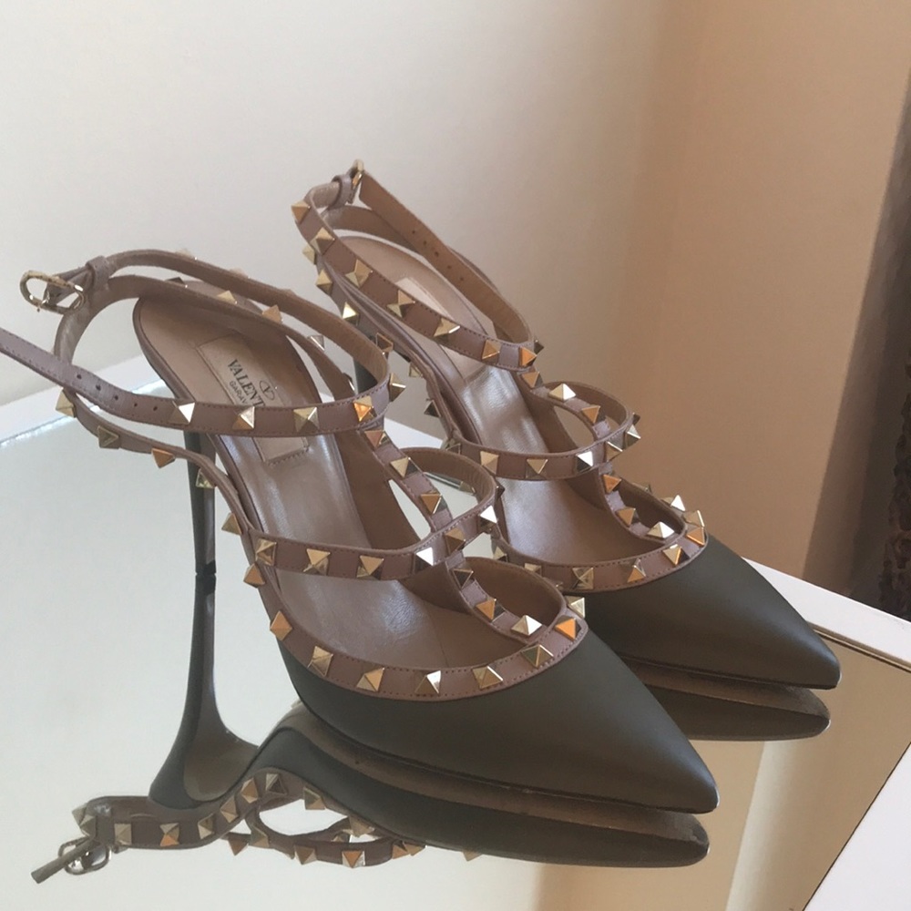 Valentino Rockstuds, army green leather.